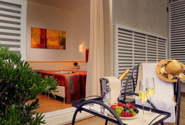 Comfort Room, 1 Queen Bed