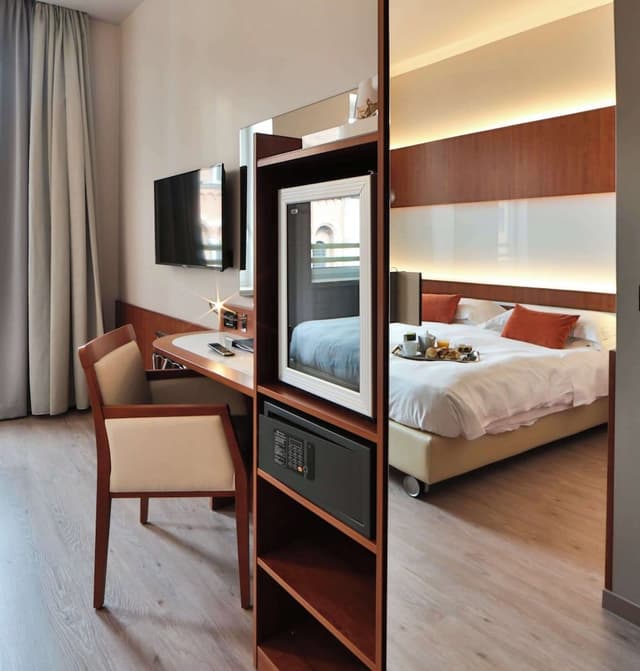 Standard Room, 1 Queen Bed