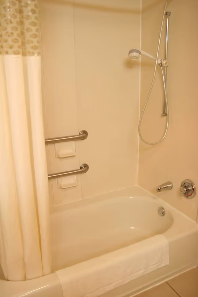 Room, 2 Queen Beds, Accessible, Non Smoking