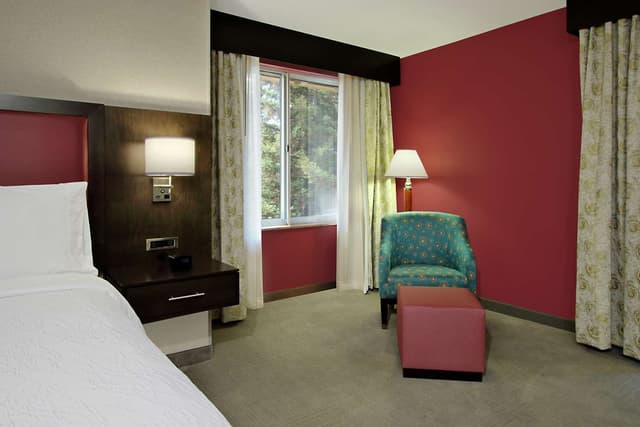 1 KING BED CORNER