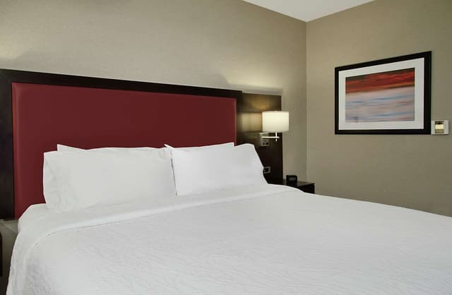 1 KING BED WITH BALCONY