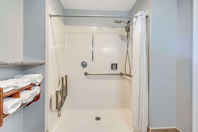Room, 2 Double Beds, Accessible, Non Smoking (Roll-In Shower)