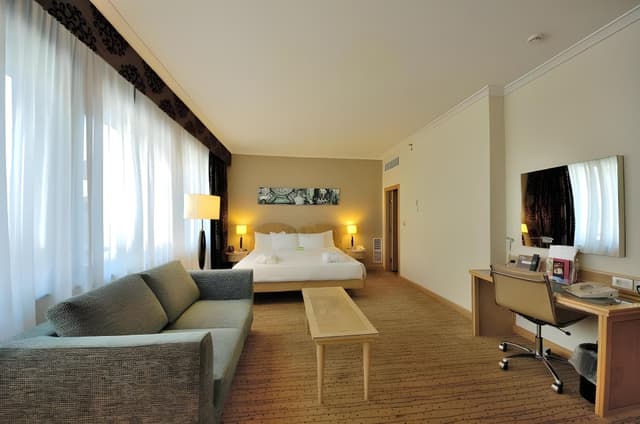 Twin Hilton Guest Room