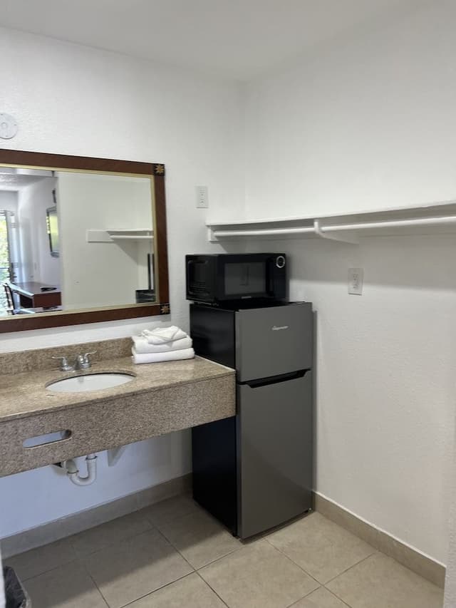 Standard Room, Non Smoking, Refrigerator & Microwave