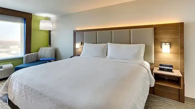 Standard Room, 1 King Bed, Accessible (Communications, Mobility)