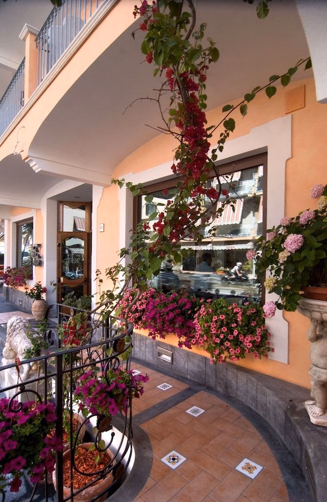 Santa Lucia Hotel3