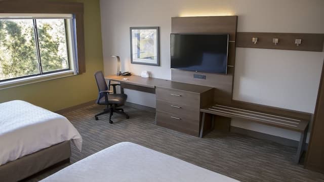 Suite, Multiple Beds