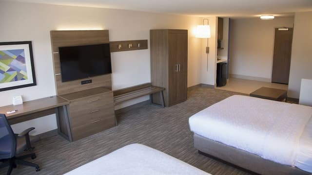 Suite, Multiple Beds