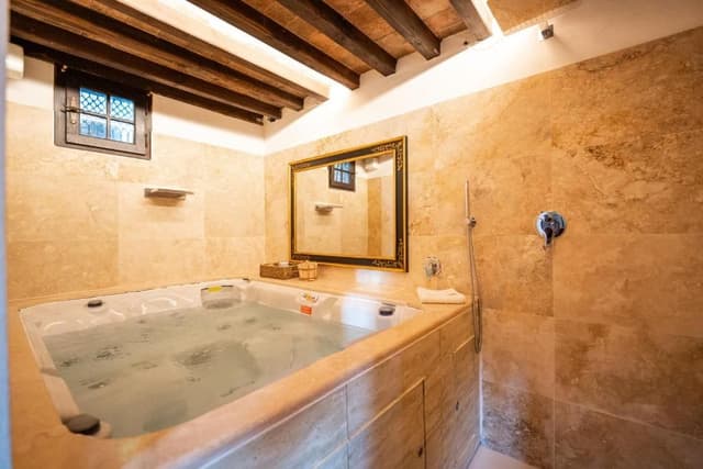 Suite with Spa Bath
