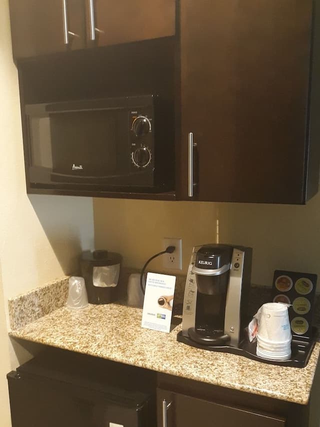 Room, 2 Queen Beds (Mobility)