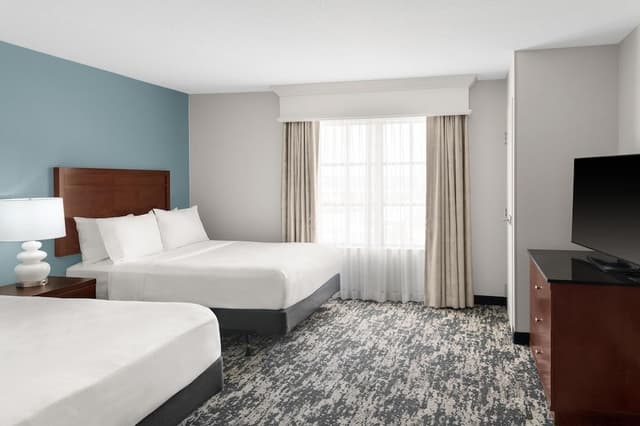 Suite, 2 Queen Beds, Accessible