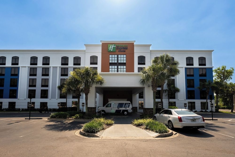 HOLIDAY INN EXPRESS & SUITES JACKSONVILLE SE- MED CTR AREA1