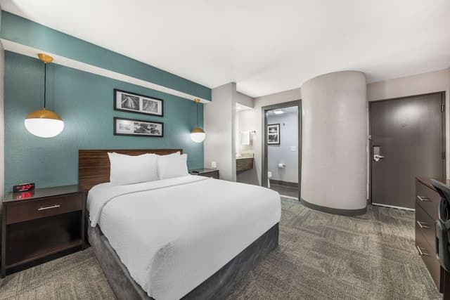 Standard Room, 1 Queen Bed, Non Smoking