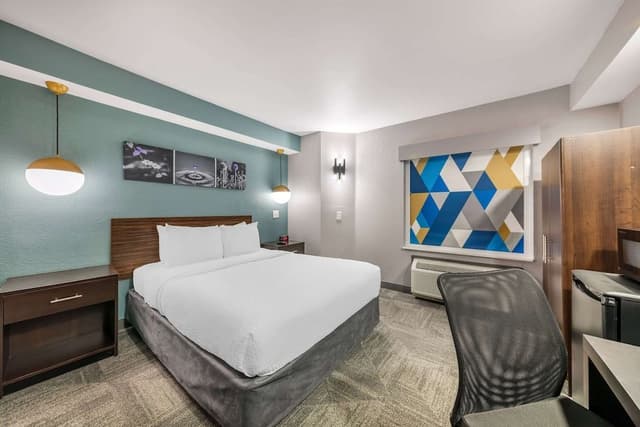 Standard Room, 1 Queen Bed, Accessible, Non Smoking