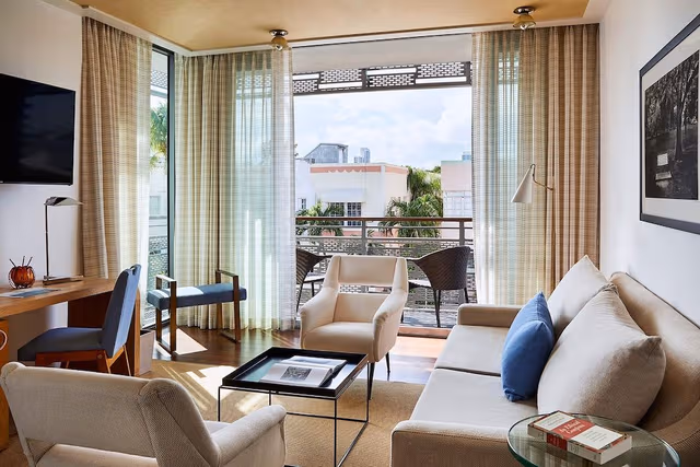 Betsy Balcony Suite