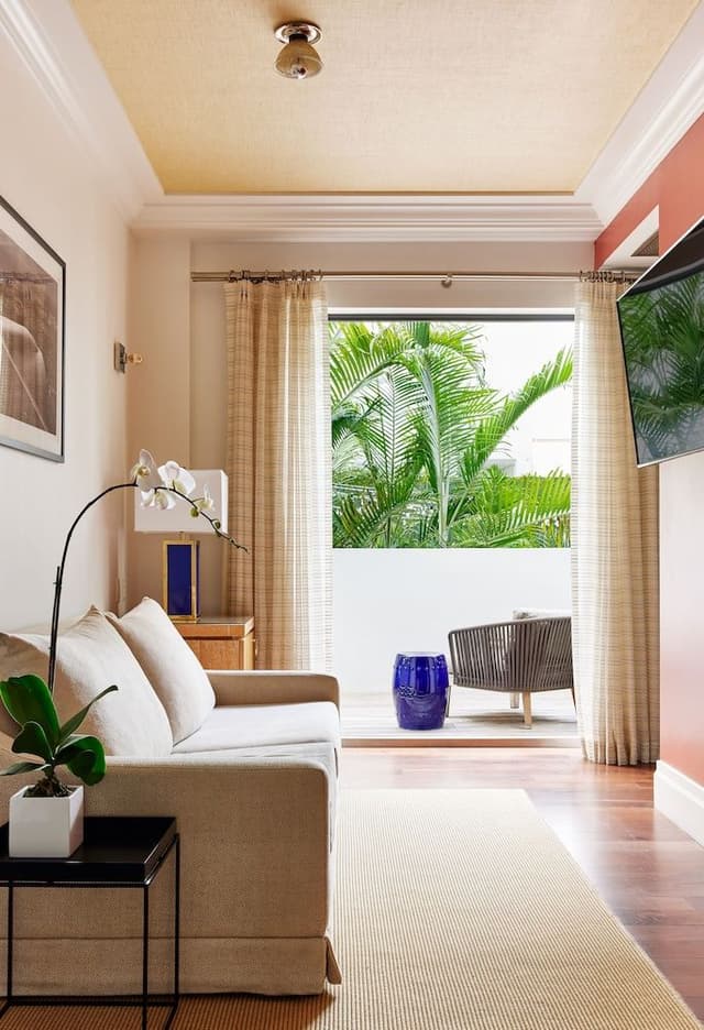 Betsy Balcony Suite