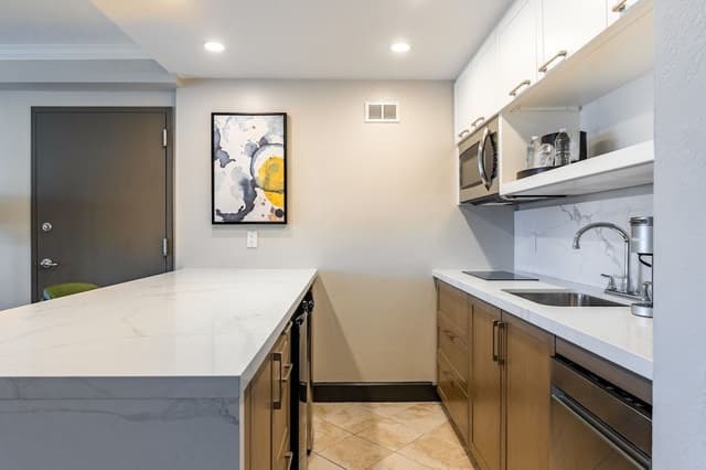 Suite, 1 Bedroom, Kitchen (Dining)