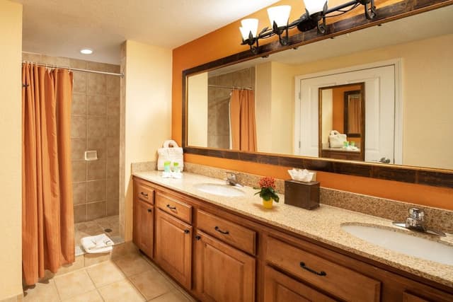 Suite, 3 Bedrooms