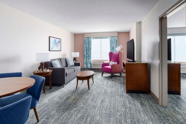 1 KING BED 1 BEDROOM SUITE WITH SOFABED