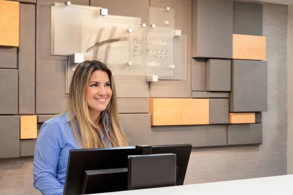 HOLIDAY INN EXPRESS & SUITES P