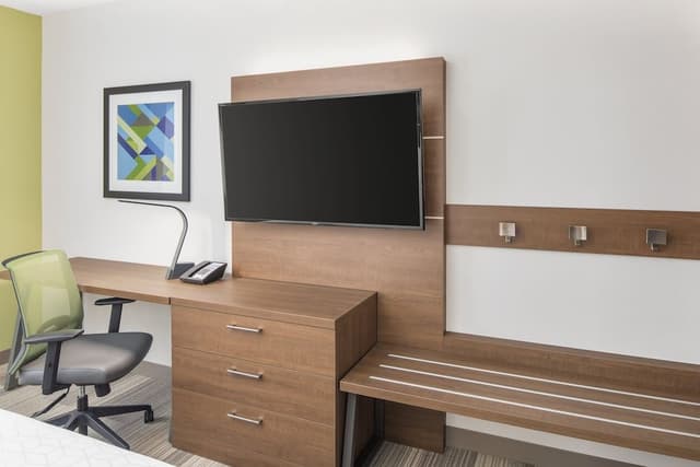 Suite, 2 Queen Beds, Mobility Accessible