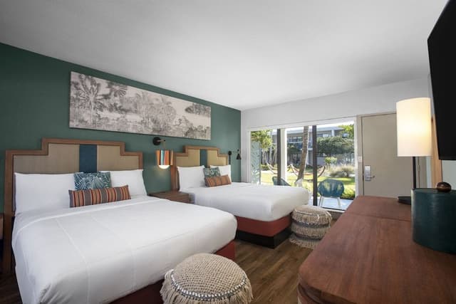 Room, 2 Queen Beds, Accessible (Courtyard)