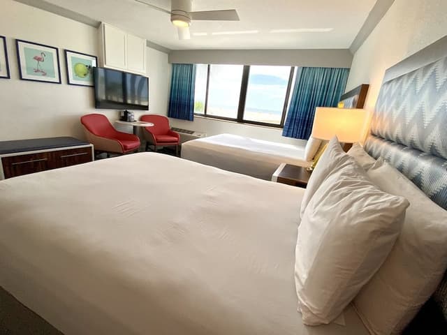 Traditional Room, 2 Queen Beds, Refrigerator & Microwave, Beach View (Gulf Front)
