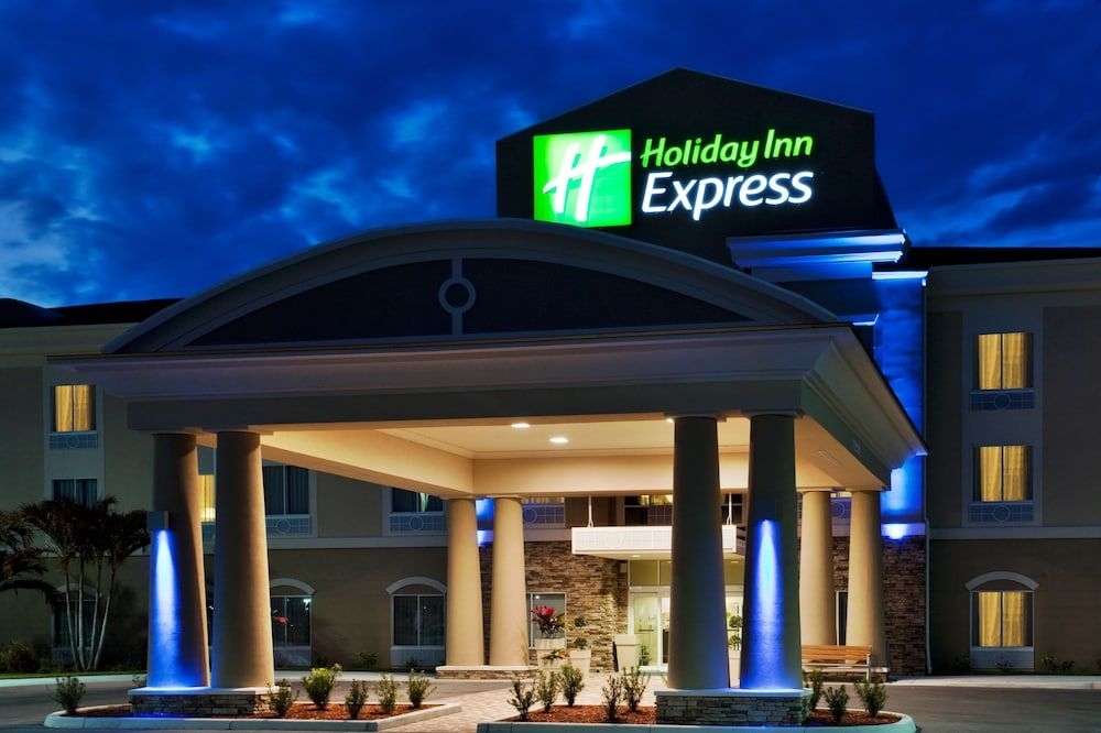 HOLIDAY INN EXPRESS LAKE WALES N-WINTER HAVEN0
