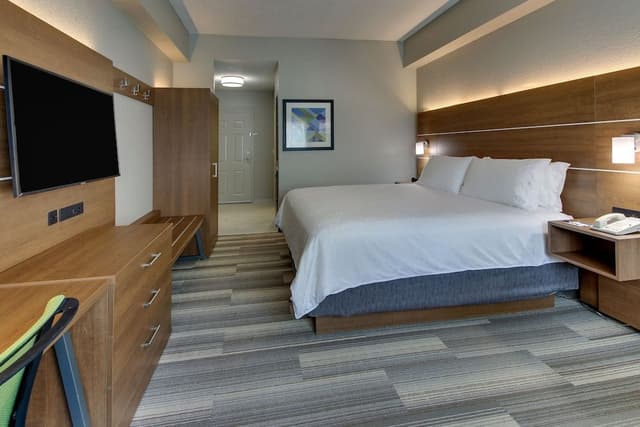 Standard Room, 1 King Bed