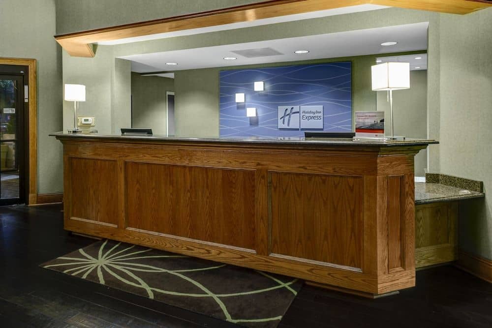 HOLIDAY INN EXPRESS & SUITES ATLANTA BUCKHEAD HOLIDAY INN EXPRESS & SUITES ATLANTA BUCKHEAD