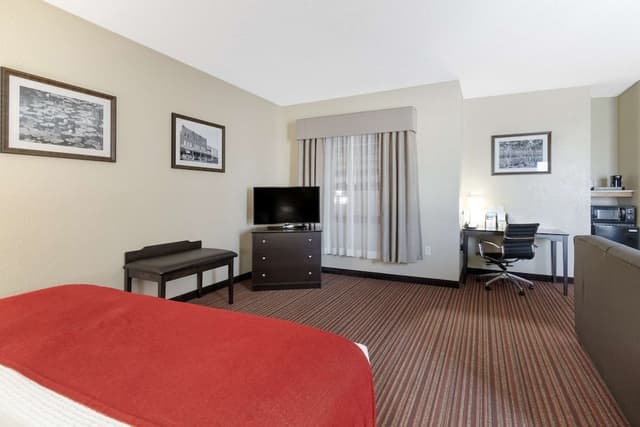 Suite, 1 King Bed, Accessible, Bathtub (with Sofabed)