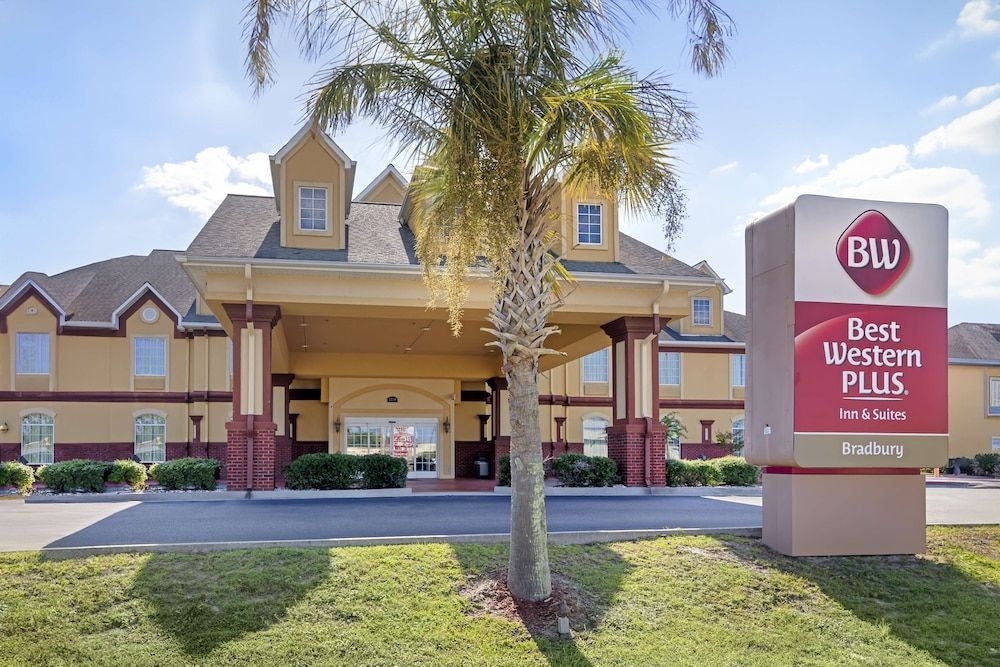 BEST WESTERN PLUS BRADBURY INN2