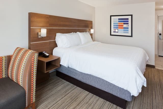 Room, 2 Queen Beds, Accessible (Communications, Accessible Tub)