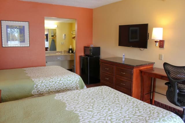 Standard Room, 2 Double Beds (Non-Smoking)