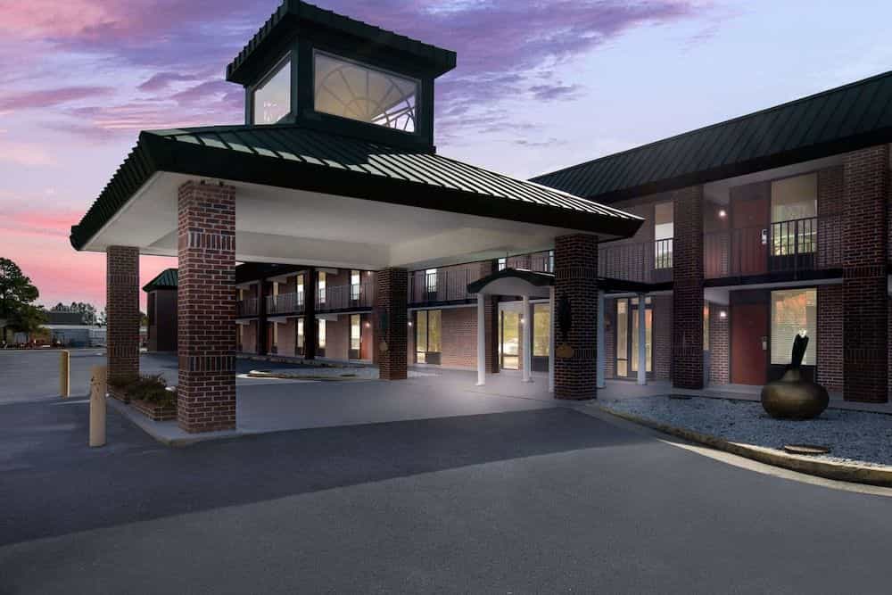 QUALITY INN & SUITES VIDALIA