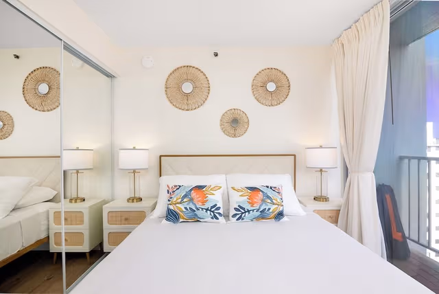 Studio, 1 Queen Bed with Sofa Bed, Partial Ocean View (0183)