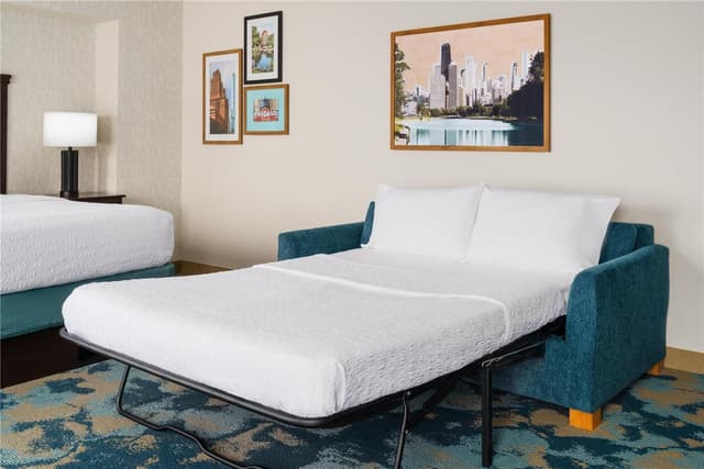 1 KING BED STUDY WITH SOFABED NONSMOKING