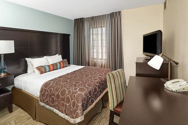 Suite, 2 Bedrooms, Kitchen (2 Bathrooms)