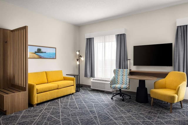 2 QUEEN BEDS STUDIO SUITE W/ SOFABED NONSMOK