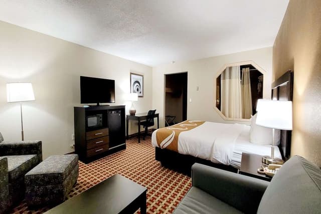 Suite, 1 King Bed, Non Smoking, Jetted Tub