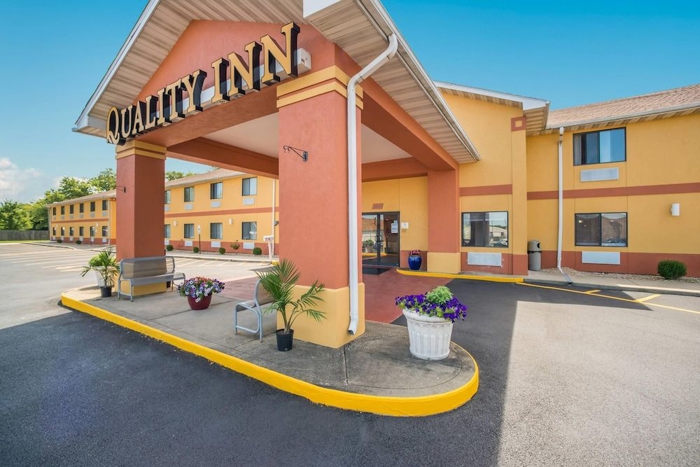 QUALITY INN O'FALLON3