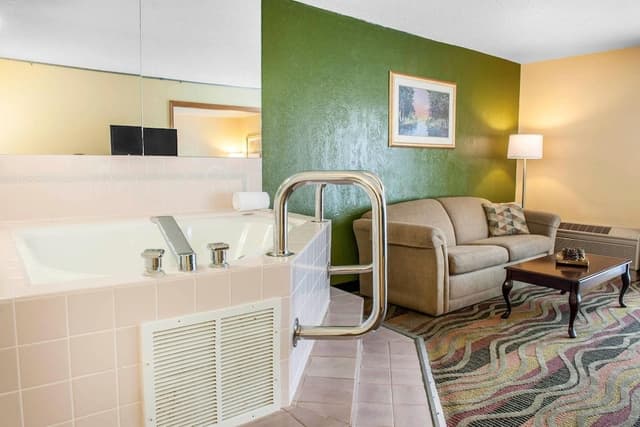 Suite, 1 King Bed