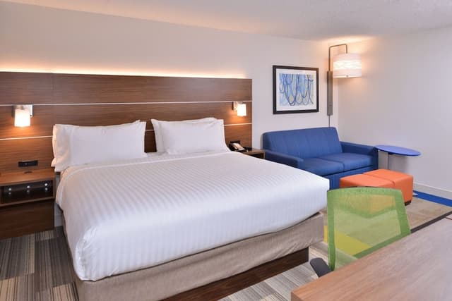 Standard Room, 1 King Bed with Sofa bed