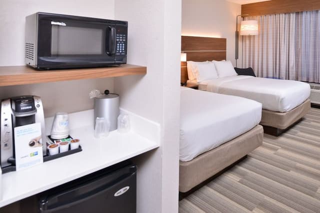 Standard Room, 2 Double Beds, Accessible (Comm, Tran Shwr)