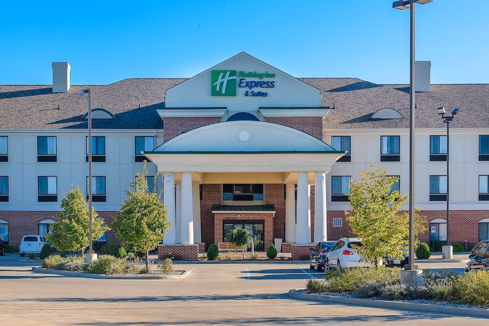 HOLIDAY INN EXPRESS & SUITES L4