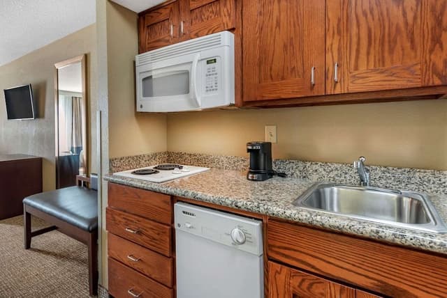 Double Room, 2 Double Beds, Non Smoking, Kitchenette