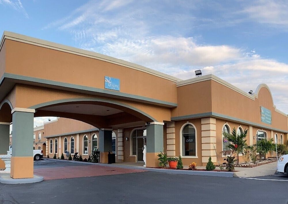 QUALITY INN VINCENNES3