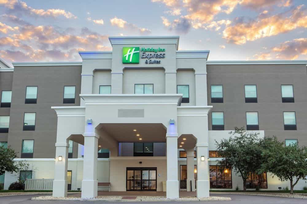 HOLIDAY INN EXPRESS & SUITES S