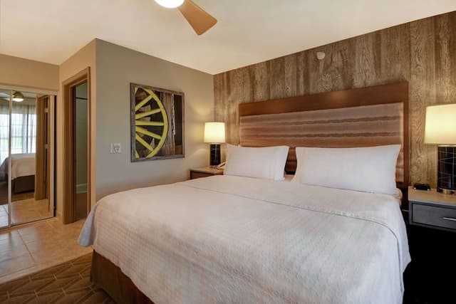 Suite, 1 King Bed