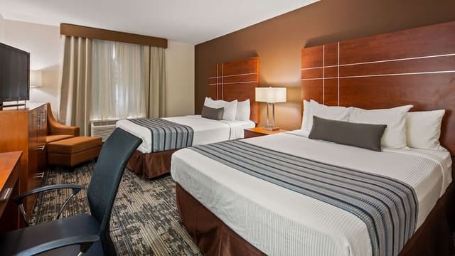 Standard Room, 2 Queen Beds, Non Smoking, Refrigerator & Microwave (Pet Friendly)